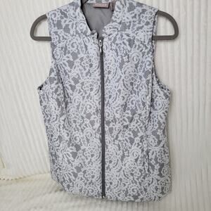 Chico’s Vest Size 0 Gray White Zip Front Sleeveless Layering Women’s Spring Vest
